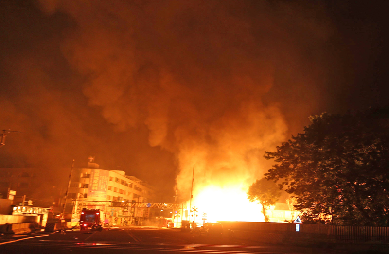 Illustration for article titled Explosions Devastate Taiwanese City, Killing 25 And Flipping Vehicles